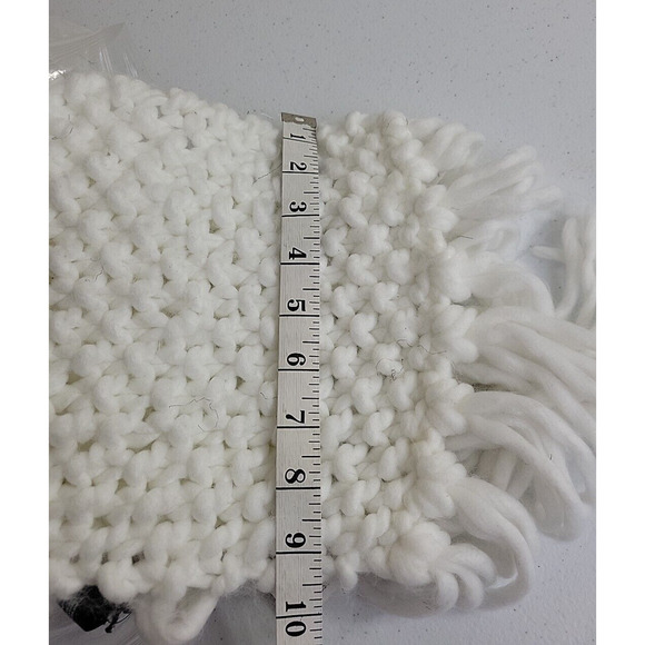 NWT Express White Chunky Hand Knit Fringe Shawl Scarf Women's One Size 100" Long - Picture 8 of 8